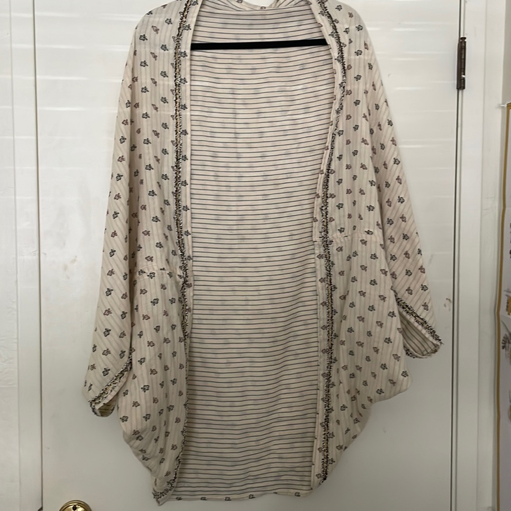Brand new never worn kimono, in perfect condition